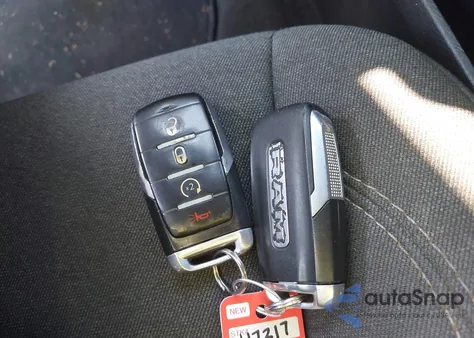 2021 Ram 1500 Big Horn 4X2 5'7 Box from USA, damaged, VIN 1C6RREFT3MN629070